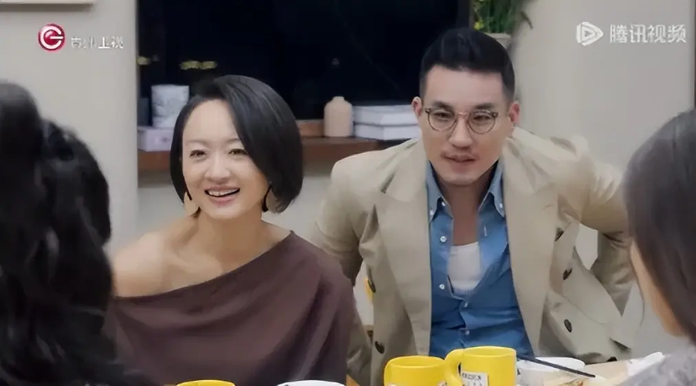 上来就狂啃?内娱恋综这么刺激