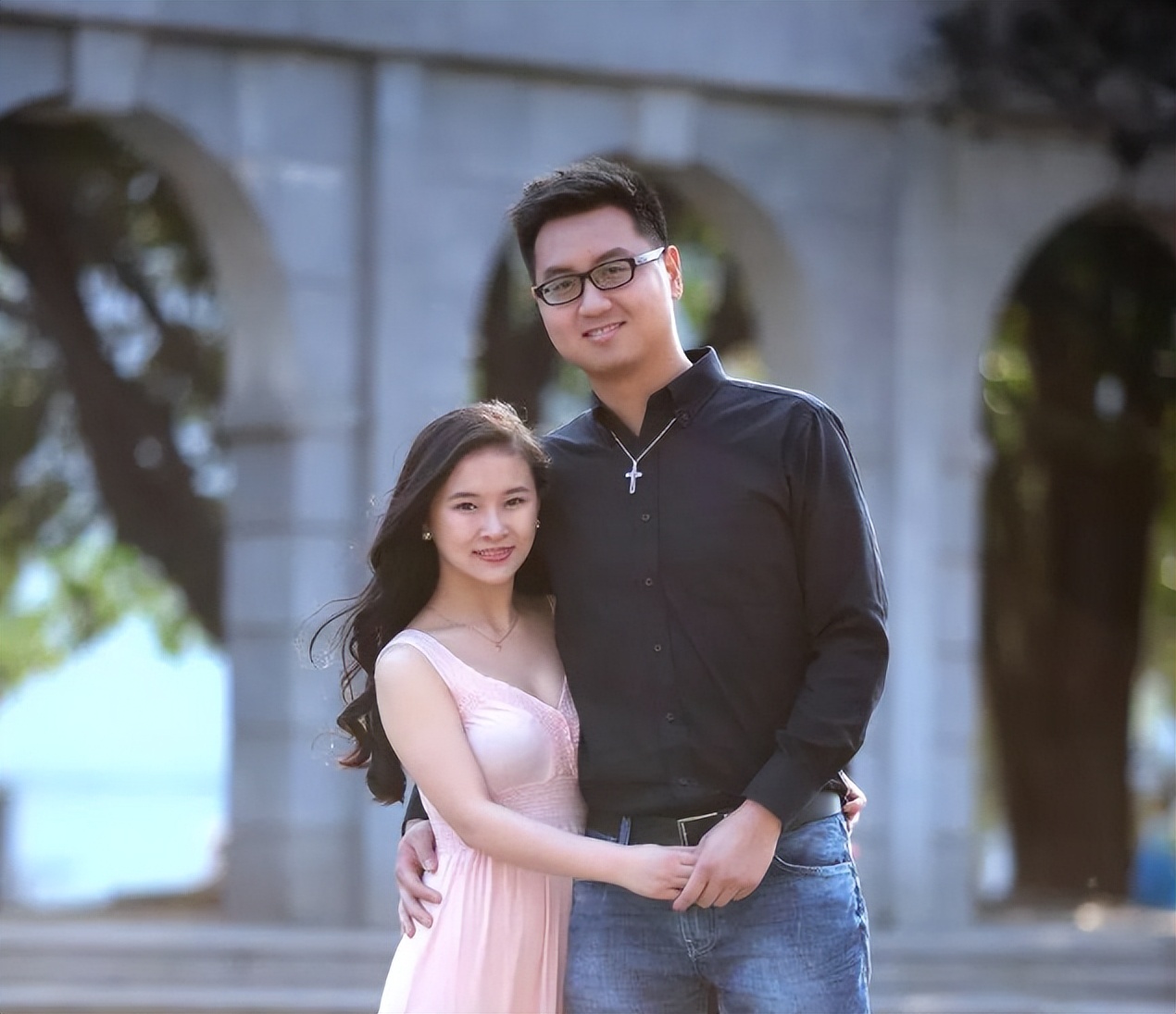 40岁无腿廖智现状：赴美产四胎女儿，被美籍丈夫宠成公主