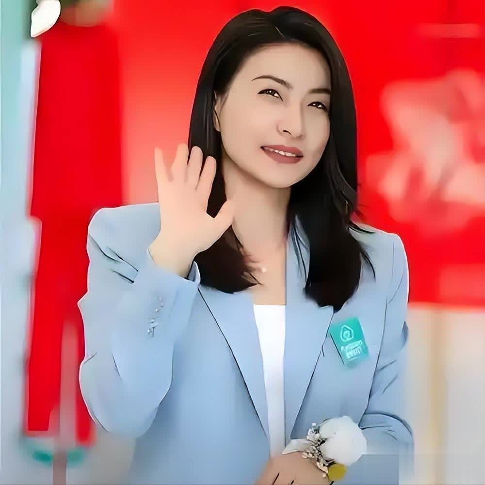 ���ڽ�����һ�죬���������������Ů���ع⣬������̬��˵��һ��