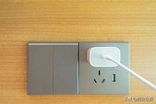严重影响手机寿命，不要再这样充电了!