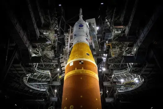 航天飞机返回时爆炸：1400℃热空气席卷整个机舱，宇航员全部遇难