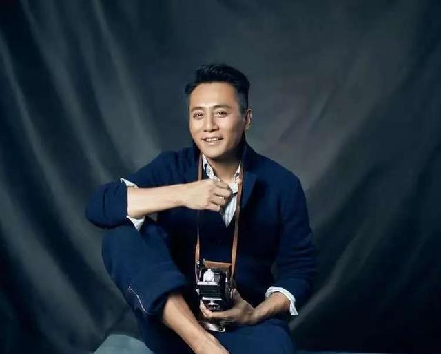 刘烨妻子晒儿子近照，15岁诺一留胡子变硬汉，还又为父母争光了