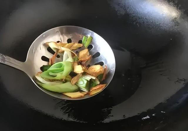 煮饺子，“点水”还是“不点水”？面点师：差别很大，建议弄明白