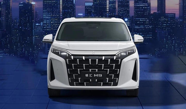 比亚迪夏换上“新车标”！搭1.5T插混，7座中大型MPV，领汇M9发布