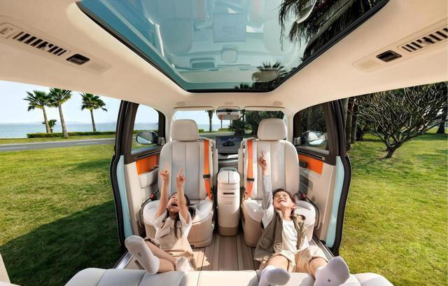 极氪MIX：“对开门” MPV 的大胆创新与探索