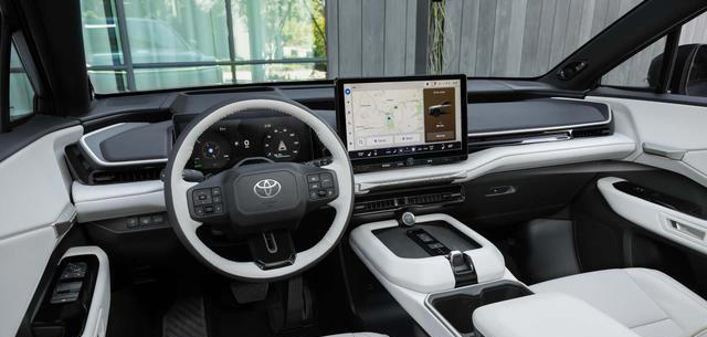 丰田发布全新汉兰达，与比亚迪同类产品比较，落后一个时代