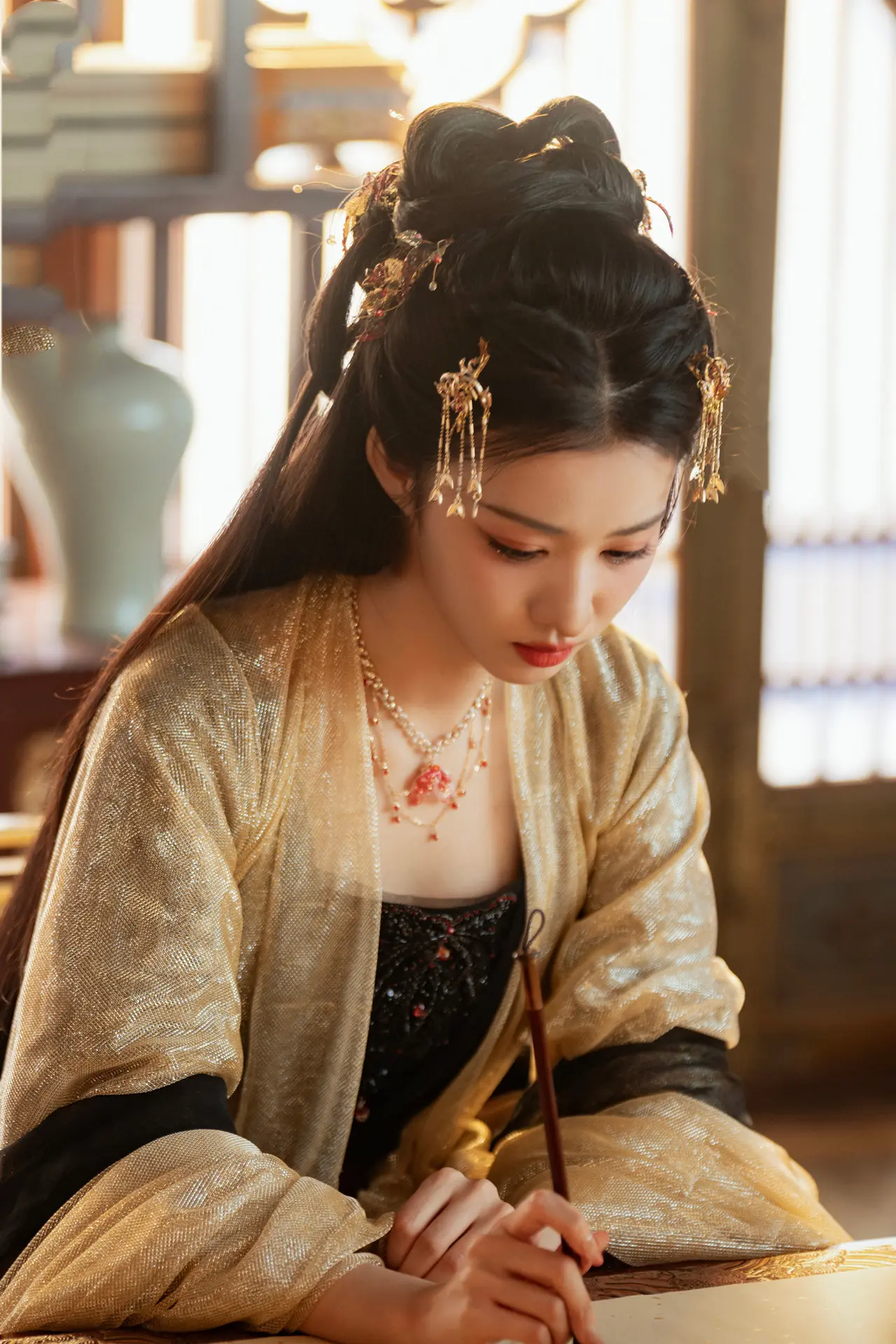 《成何体统》：现代人在古代相遇，庾晚音一句话让夏侯澹泪流满面
