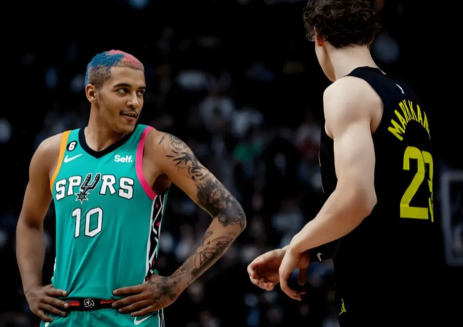 一夜3大重磅! 悍将加盟纽约! 亿元中锋关机!