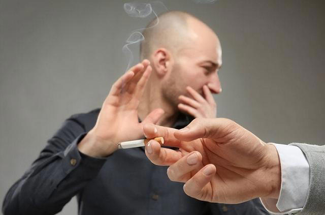 提醒老烟民：2种香烟被列入黑名单，别以为对身体好，并非好烟