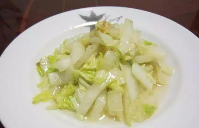 炒大白菜时，先别急着下锅，少了这一步，难怪炒好的白菜不香不脆