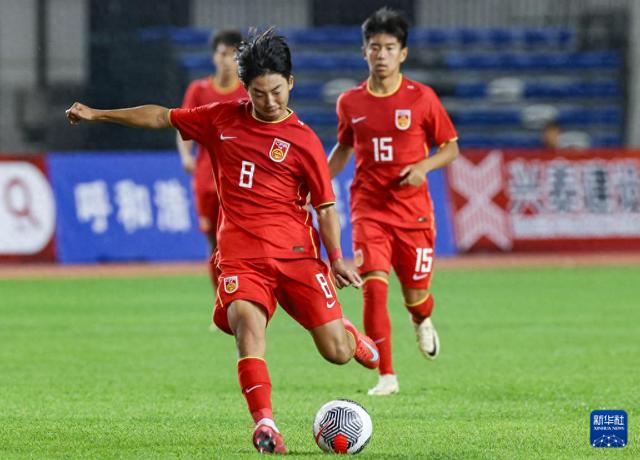 贝尔格莱德红星签约16岁中国足球小将万项