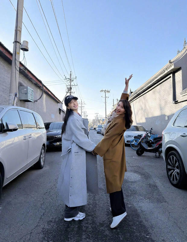 宋茜情人节晒与陈好合照，二人拥抱贴贴感情超甜！