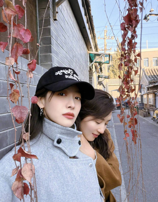 宋茜情人节晒与陈好合照，二人拥抱贴贴感情超甜！