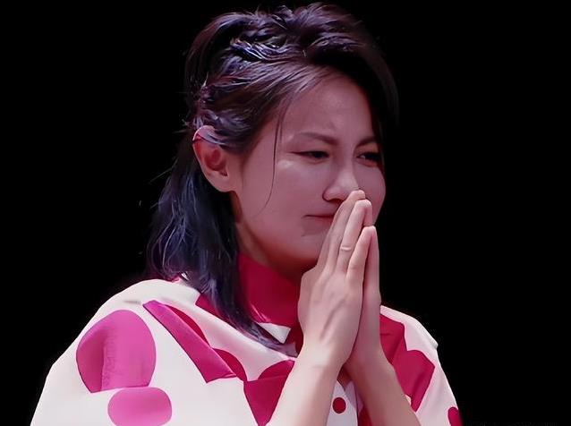 超女冠军一年挥霍200万后跌落谷底，如今月薪8000当老师过得怎样