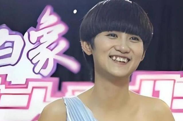 超女冠军一年挥霍200万后跌落谷底，如今月薪8000当老师过得怎样