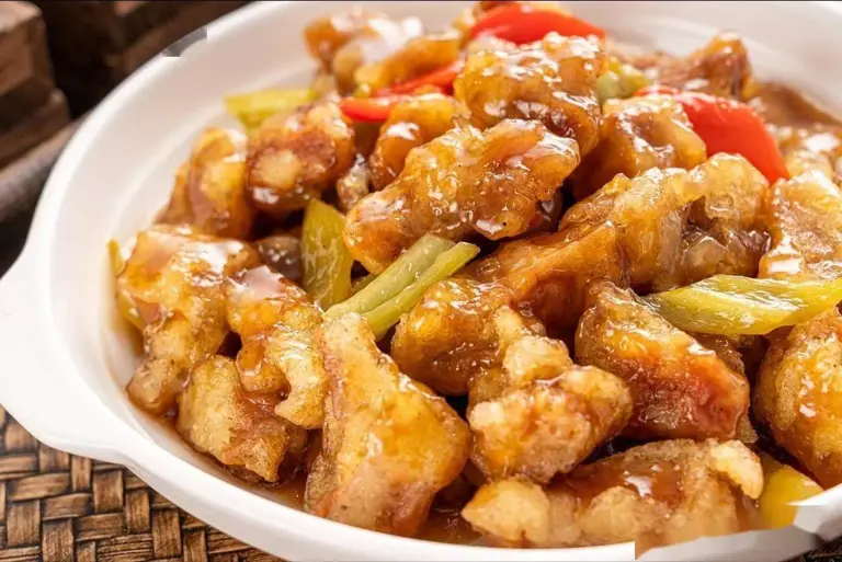 在东北，年夜饭必备10道硬菜，基本是从小吃到大，年年不换样