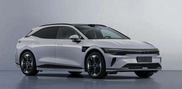 轿车与猎装同框，新款极氪007／007GT申报，预计二季度上市