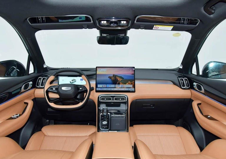 博越L持续火爆，30天卖出了34176辆，家用推荐哪一款？