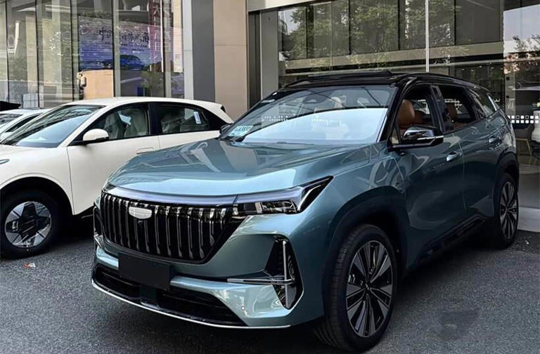 博越L持续火爆，30天卖出了34176辆，家用推荐哪一款？