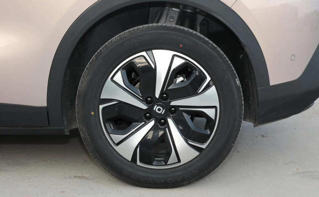 10万级纯电SUV，全新Q05和元UP怎么选？