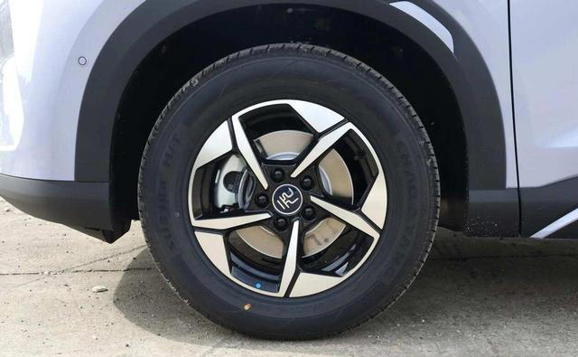 10万级纯电SUV，全新Q05和元UP怎么选？