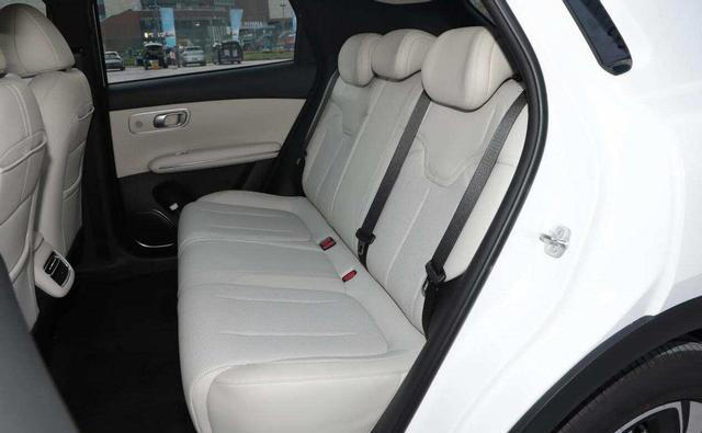 10万级纯电SUV，全新Q05和元UP怎么选？