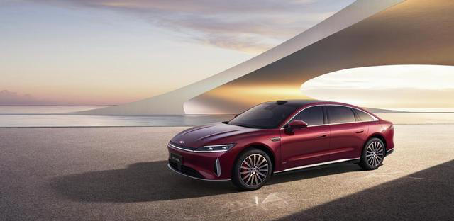 超5米车长、4.9秒加速，风云A9L因何称20万级家用优选？