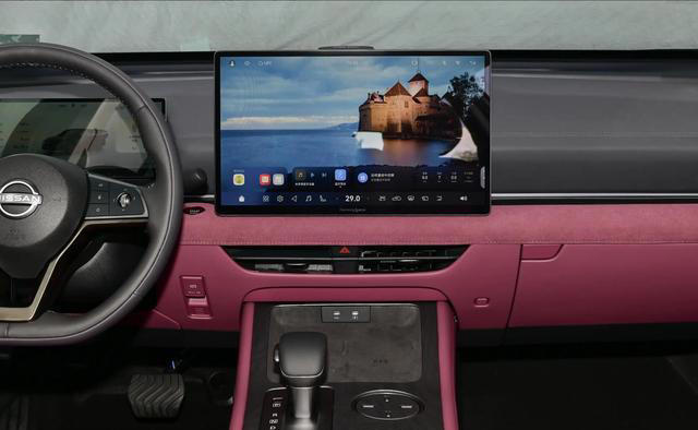 日产天籁鸿蒙座舱S380大师版上市，配黑金双车漆，搭鸿蒙座舱5.0