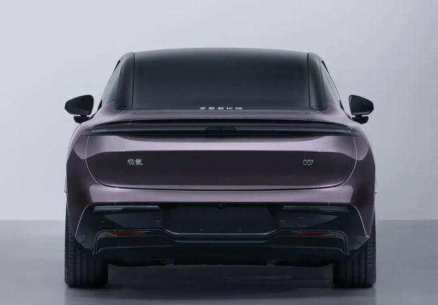 轿车与猎装同框，新款极氪007／007GT申报，预计二季度上市