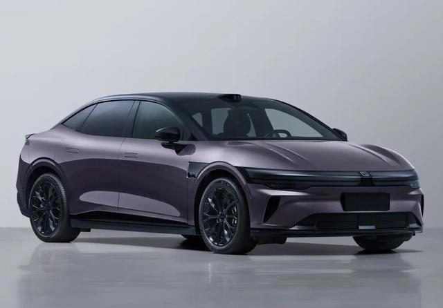 轿车与猎装同框，新款极氪007／007GT申报，预计二季度上市