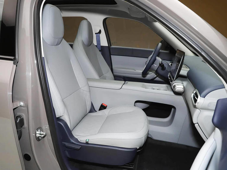 零跑A10内饰首次亮相，配14.6英寸2.5K屏，一季度上市