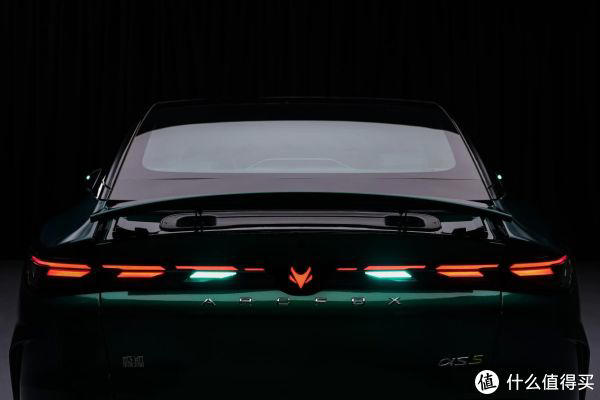 智驾小蓝灯上车！极狐全新阿尔法S5官图曝光，3月1日预售