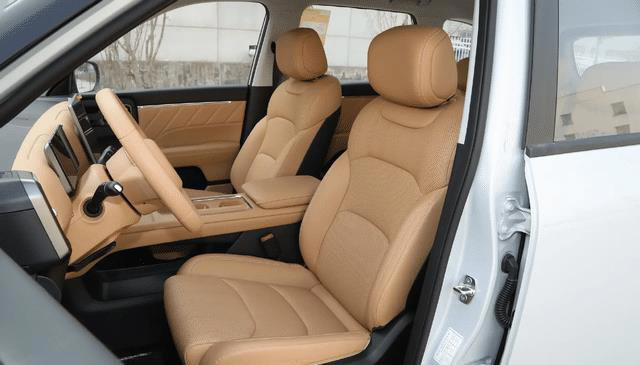 年后想买车：这三款值得一看，价格低颜值高，家用挺香