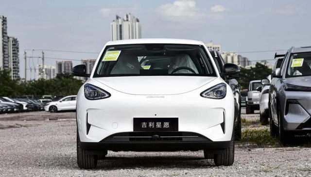 年后想买车：这三款值得一看，价格低颜值高，家用挺香