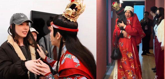 3800元门票秒空！陈丽君赴台爆火，肉身滚3米楼梯，征服年轻观众