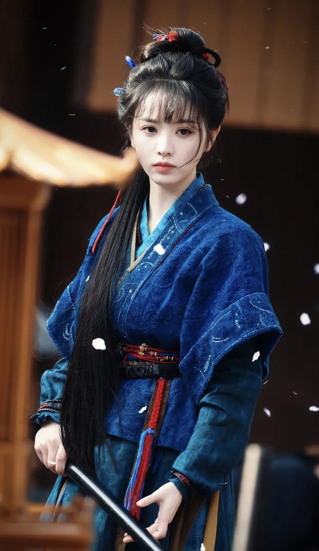 刚播5集热度就爆了？田曦薇张凌赫这对CP，就是古偶剧新标杆