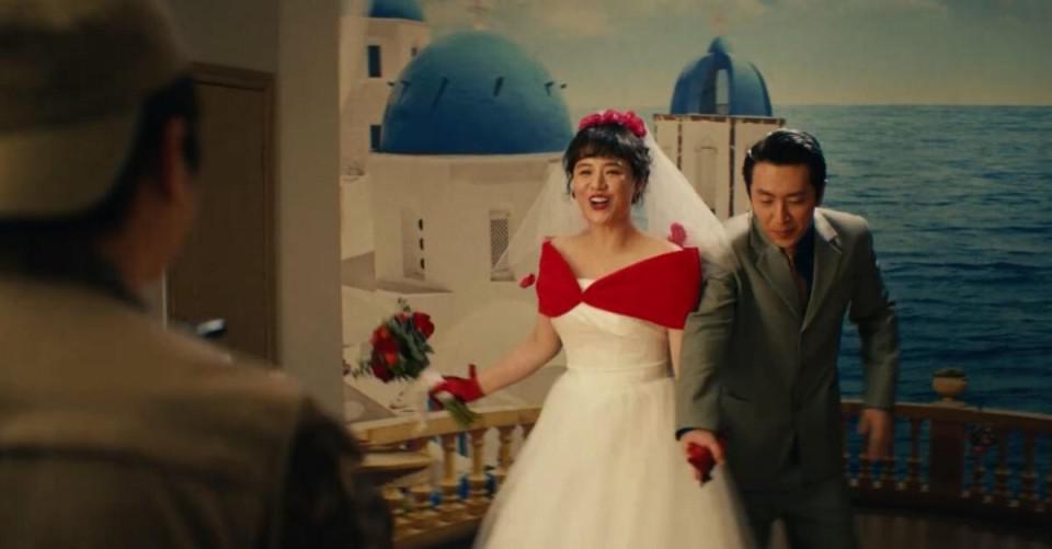 避开春节档，躲过《飞驰人生3》，宁浩带来一部生猛大片，票房能否破30亿