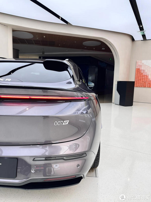 极氪007 GT 2026款选车攻略：900V新架构，等新款还是抄底现款？