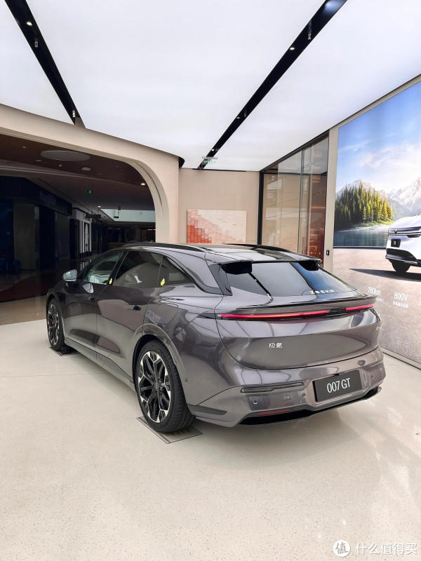极氪007 GT 2026款选车攻略：900V新架构，等新款还是抄底现款？