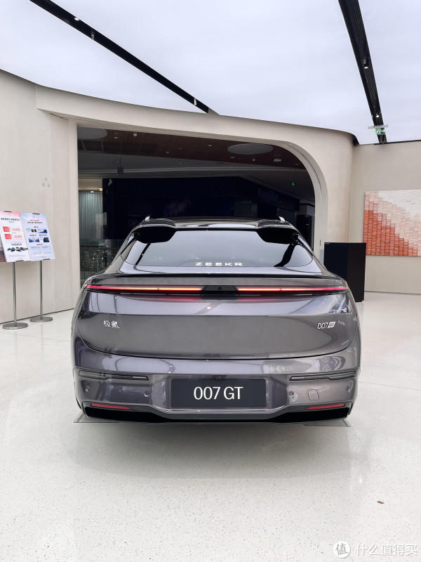 极氪007 GT 2026款选车攻略：900V新架构，等新款还是抄底现款？