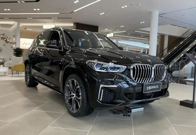 全新一代宝马X5谍照曝光，新设计搭配五种动力