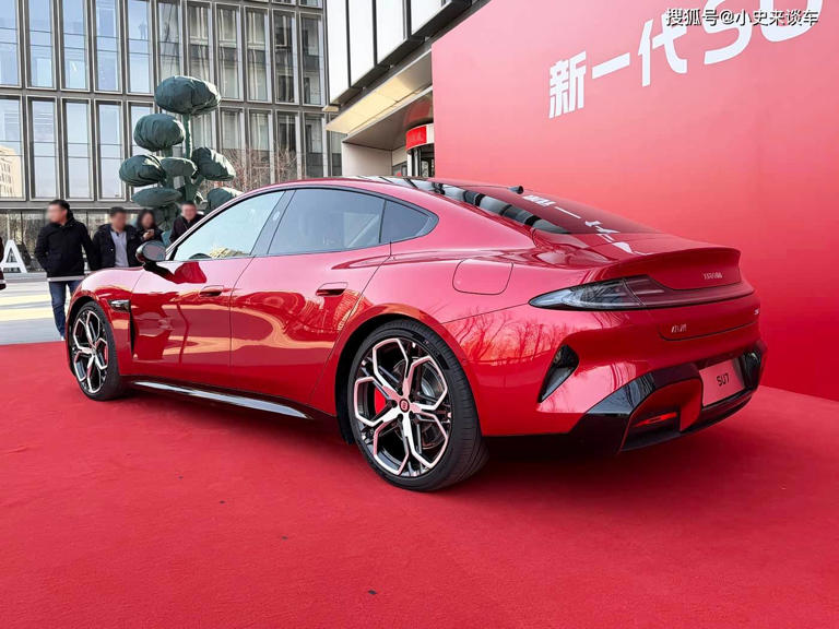 新一代小米SU7预售开启！22.99万起售，全系标配激光雷达，续航实力强劲