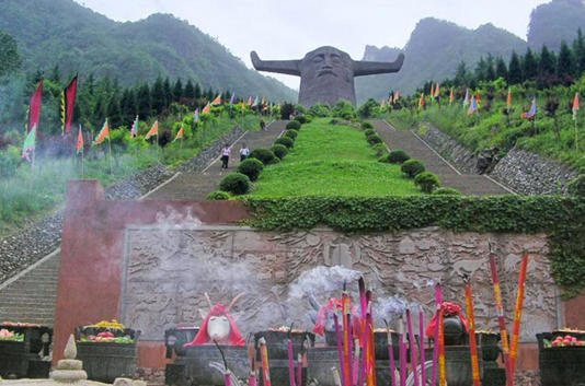 ��ũ������λ�ں���ʡ�������������й�Ψһһ���ԡ��������������������򣬵�λ�൱��һ���ؼ��С� ��ũ��������������ﵽ3253ƽ�����������������ؼ��ж�Ҫ�󣬵����˿�ֻ��6����ˣ�������һЩ��ͨС�򣬿ɼ������ж�ع���ϡ�� �ع���ϡ��ԭ