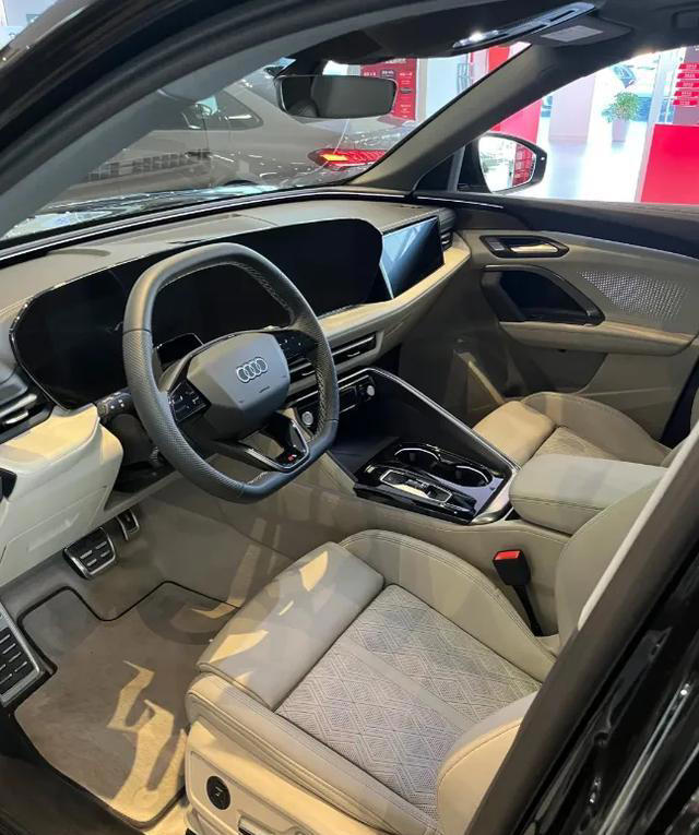 31万起全新Q5L，到底值不值？试完车后，准备买X3的人一句实在话