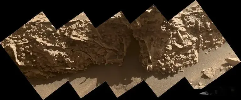 火星现巨型蛛网结构暗示水存在新线索