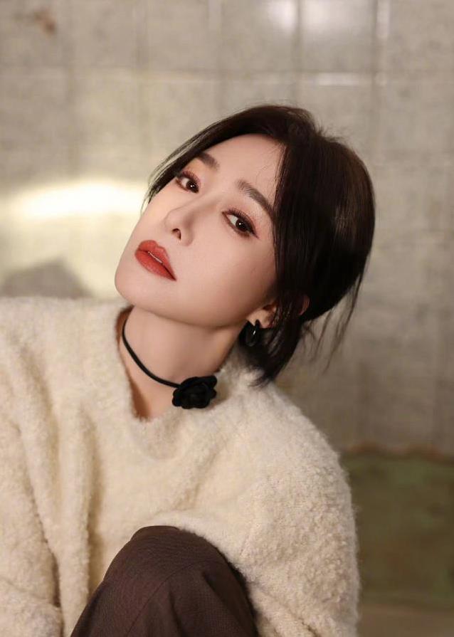 秦岚嗓子问题拖三年，手术后声音更哑，自嘲从电音少女变狼外婆