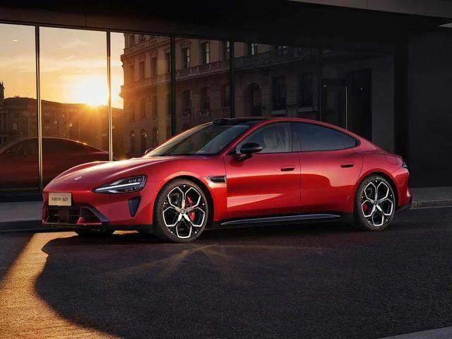 新款小米SU7 4月上市：900V高压平台+超长续航，20-30万级市场或迎新标杆