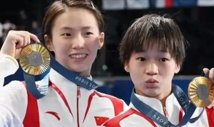 谁也不曾想到，拆伙未满一年，陈芋汐已和她走上完全不同的道路