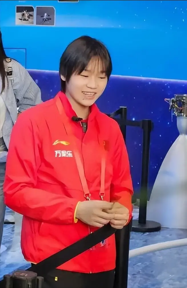 谁也不曾想到，拆伙未满一年，陈芋汐已和她走上完全不同的道路