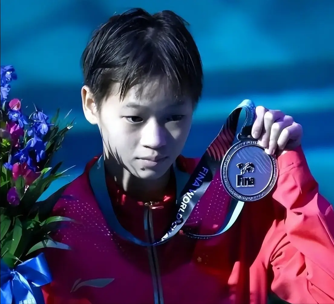 谁也不曾想到，拆伙未满一年，陈芋汐已和她走上完全不同的道路